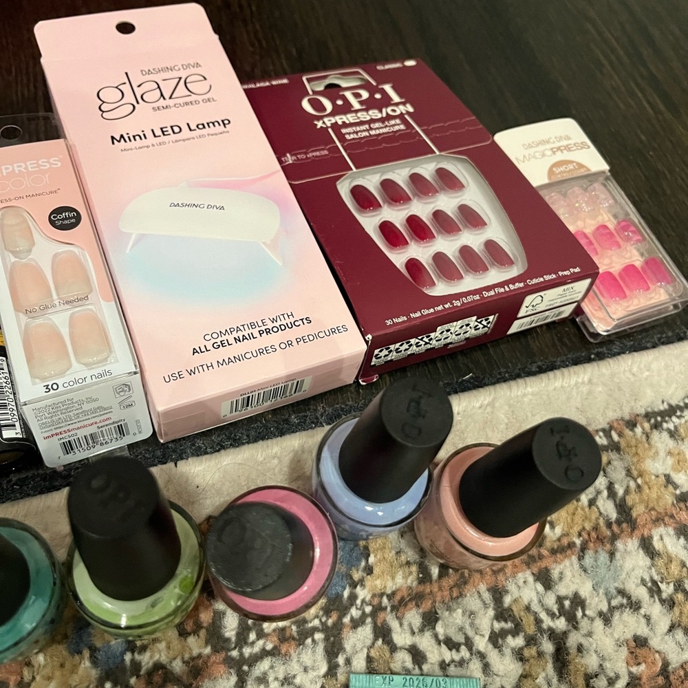 Cosmetics bundle - Picture 6 of 7